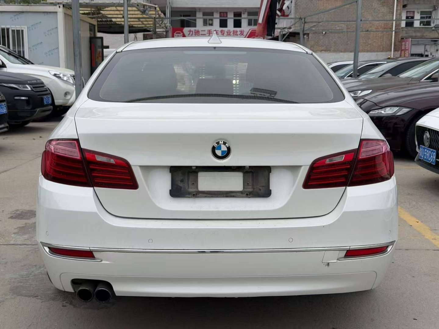 BMW 5 Series 2017 2.0T Automatic Sunroof Luxury 4