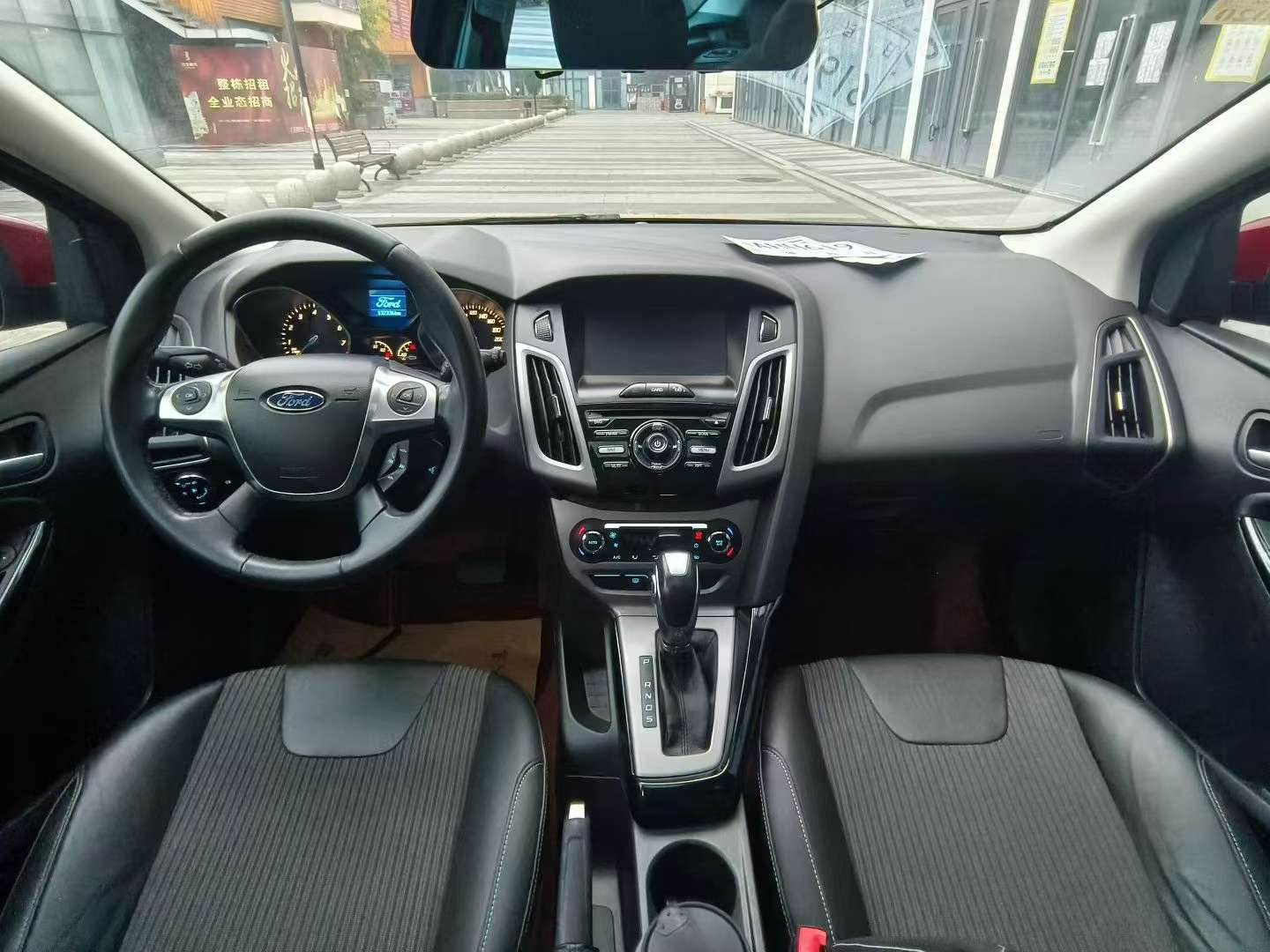 Ford Focus 2012 Hatchback 1.6L Automatic Trend 5