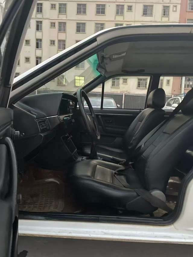 Volkswagen Santana 4