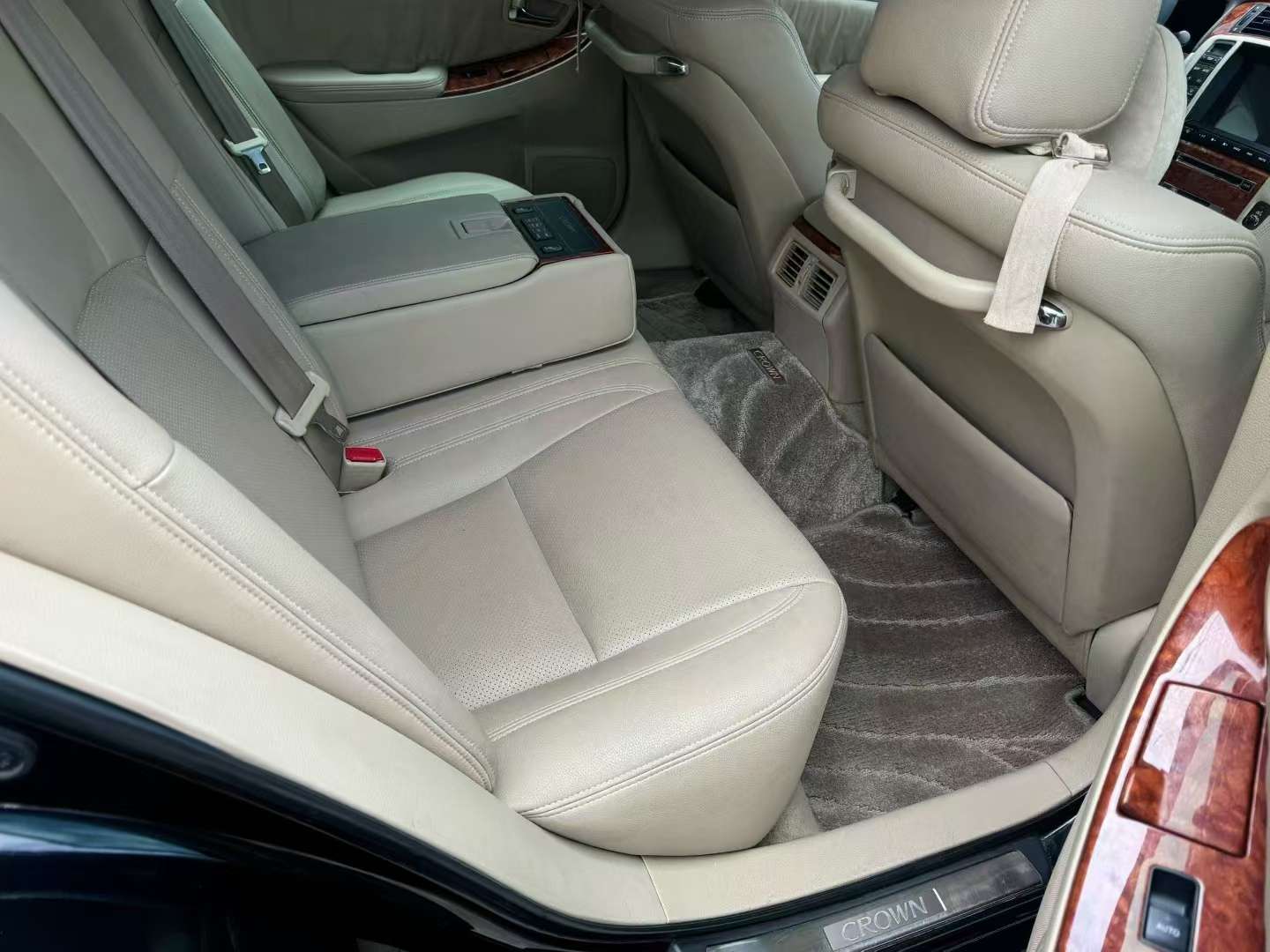 Toyota Crown 2008 2.5L Navigation High Trim 6