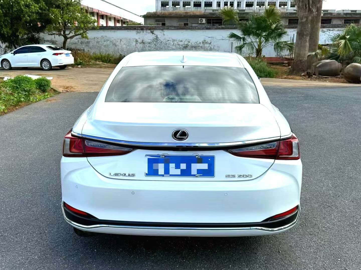 Lexus ES 8