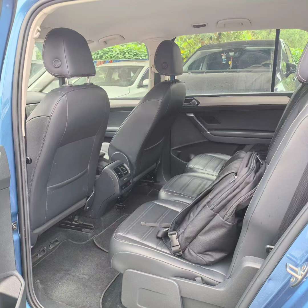Volkswagen Touran 1.4T 5