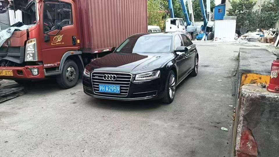Audi A8L All-Wheel Drive Luxury 2