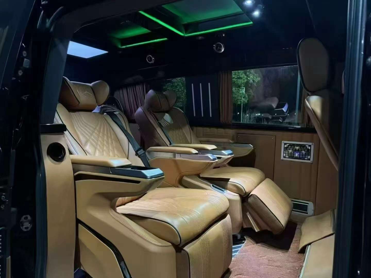 Mercedes-Benz Vito 2