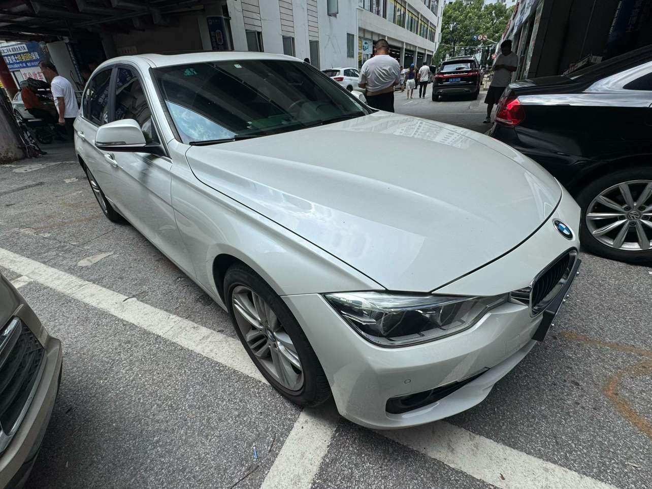 BMW 3 Series 320Li Sport 3