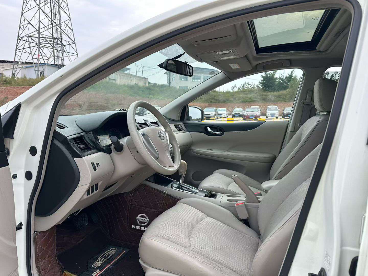 Nissan Tiida 6