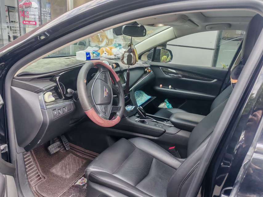 Cadillac XT5 2.0T Luxury Edition 3