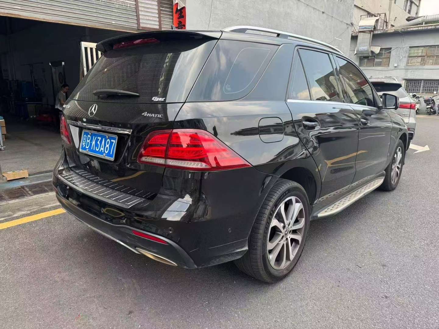 Mercedes-Benz GLE 2