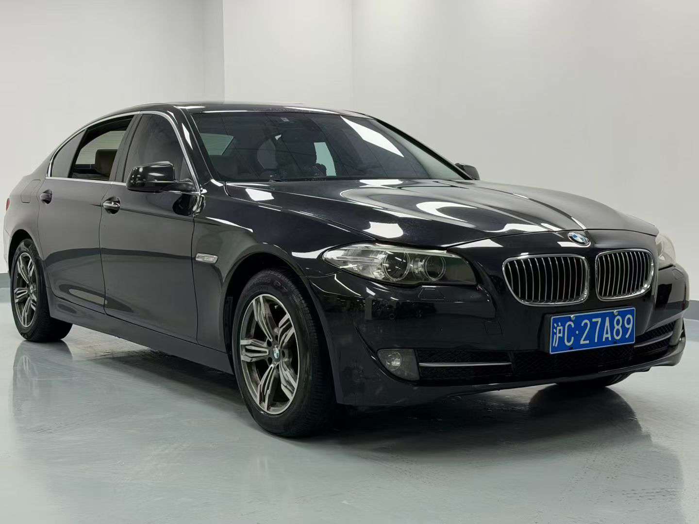 BMW 5 Series 525Li High Trim 3
