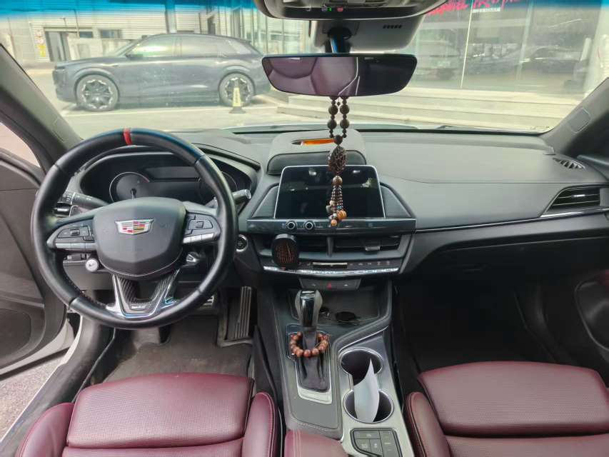 Cadillac CT4 2.0T Premium Edition 4