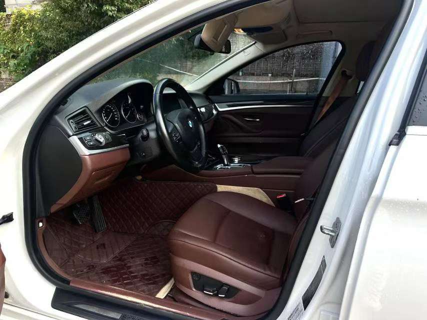 BMW 5 Series 525Li Leading Edition 6
