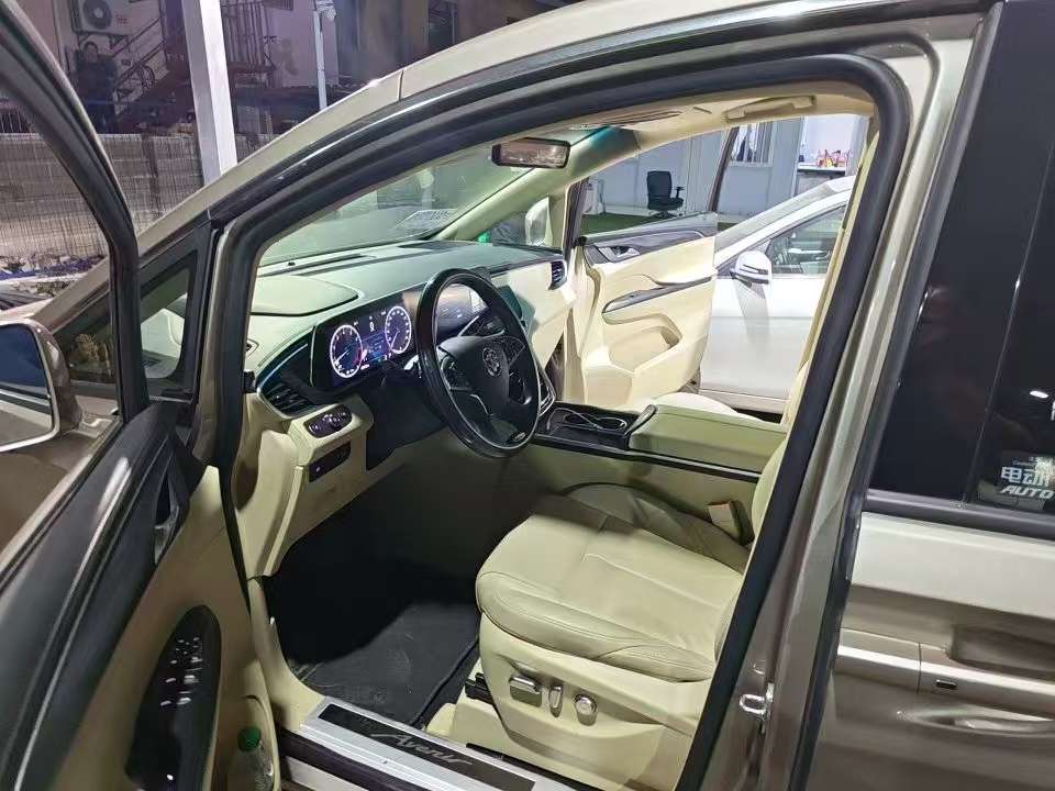 Buick GL8 2022 2.0T Premium Edition 6
