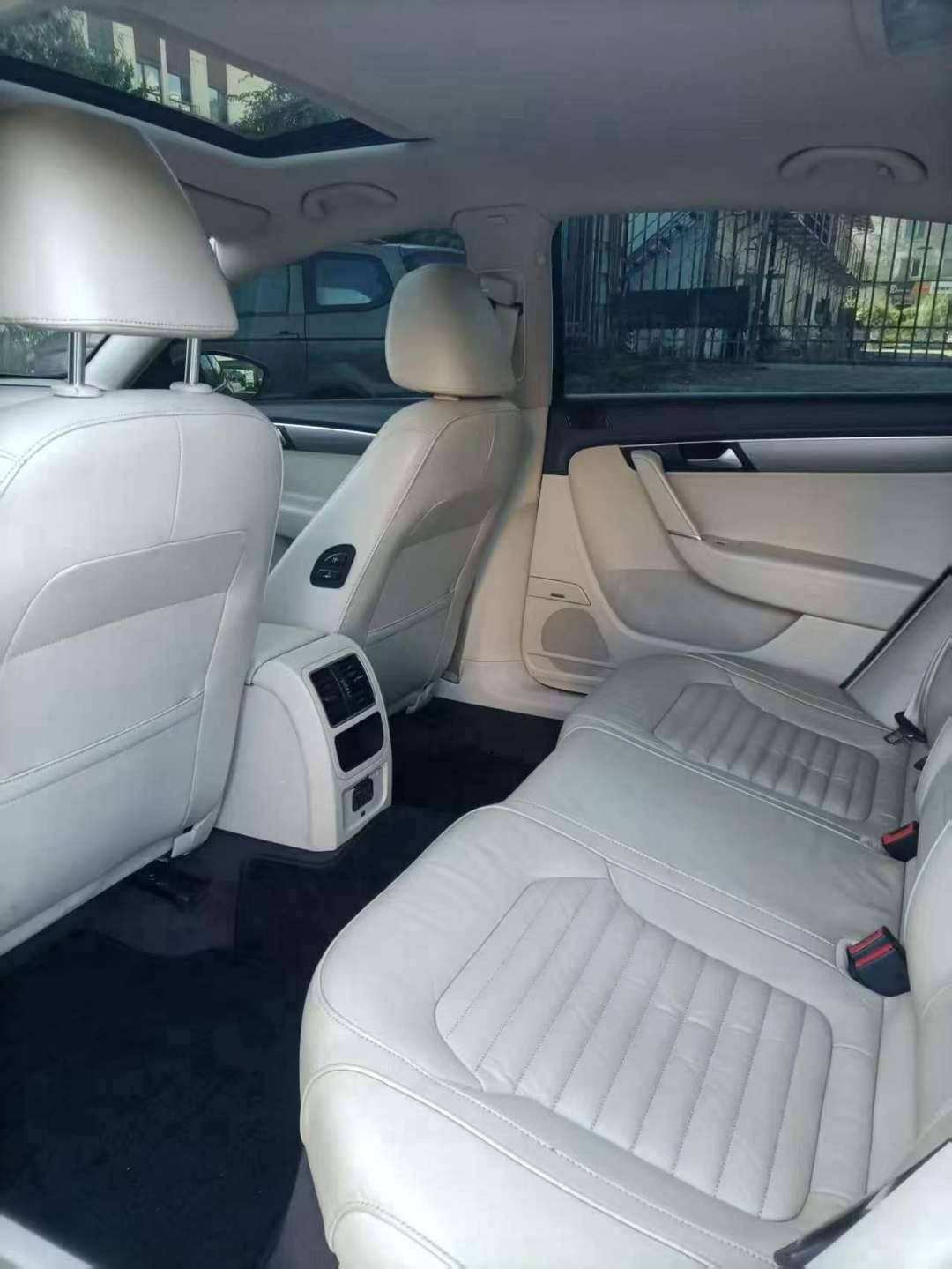 Volkswagen Magotan 1.8T Automatic Luxury Edition 9