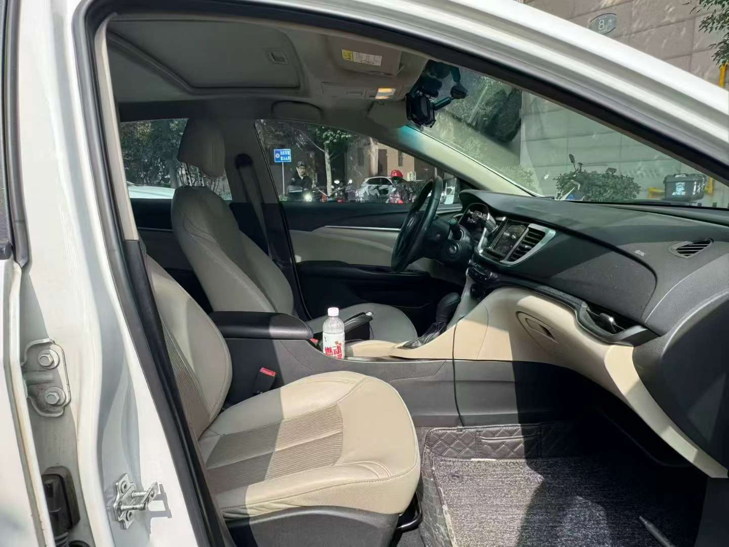 Buick Excelle 1.5L Automatic Sunroof 4