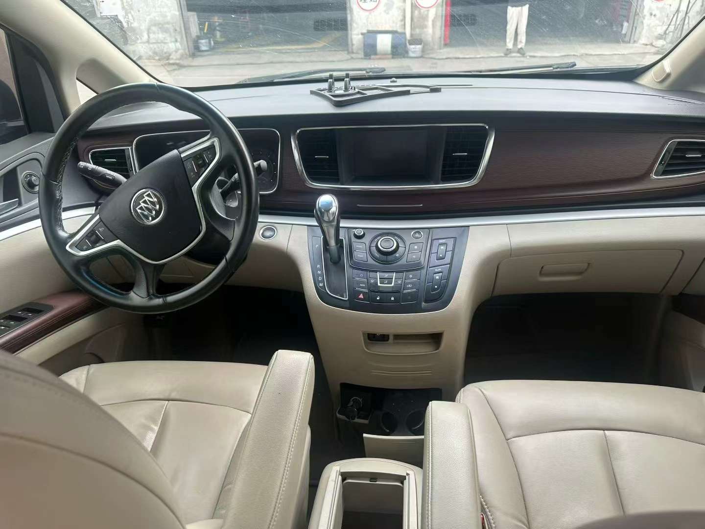 Buick GL8 25S 5