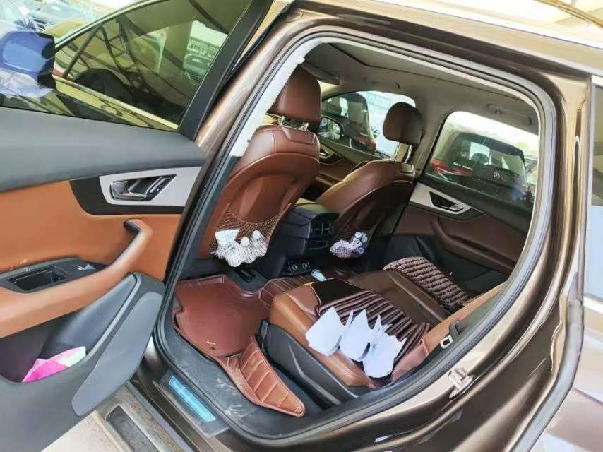 Audi Q7 3.0T Technology 8