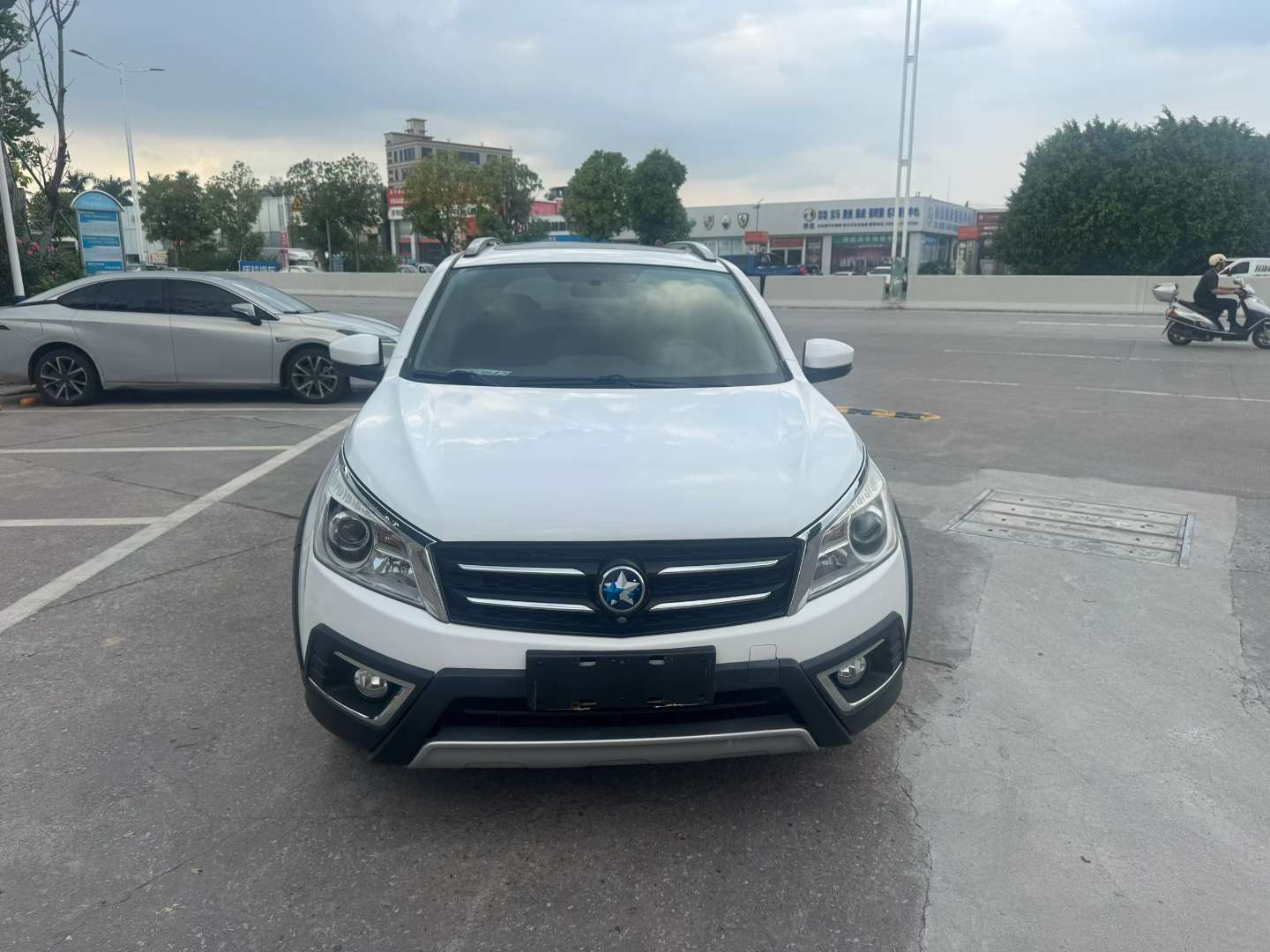 Venucia T70X 6