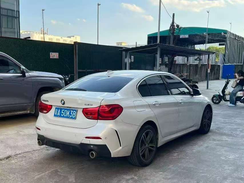 BMW 1 Series 120i 1.5T Sport Edition 3