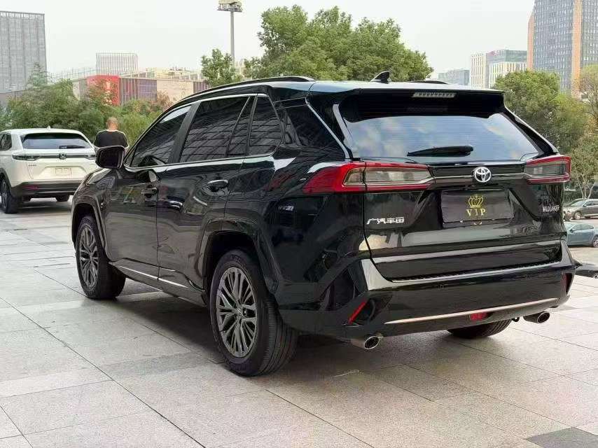 Toyota Wildlander 2.0L 2WD Luxury PLUS 3