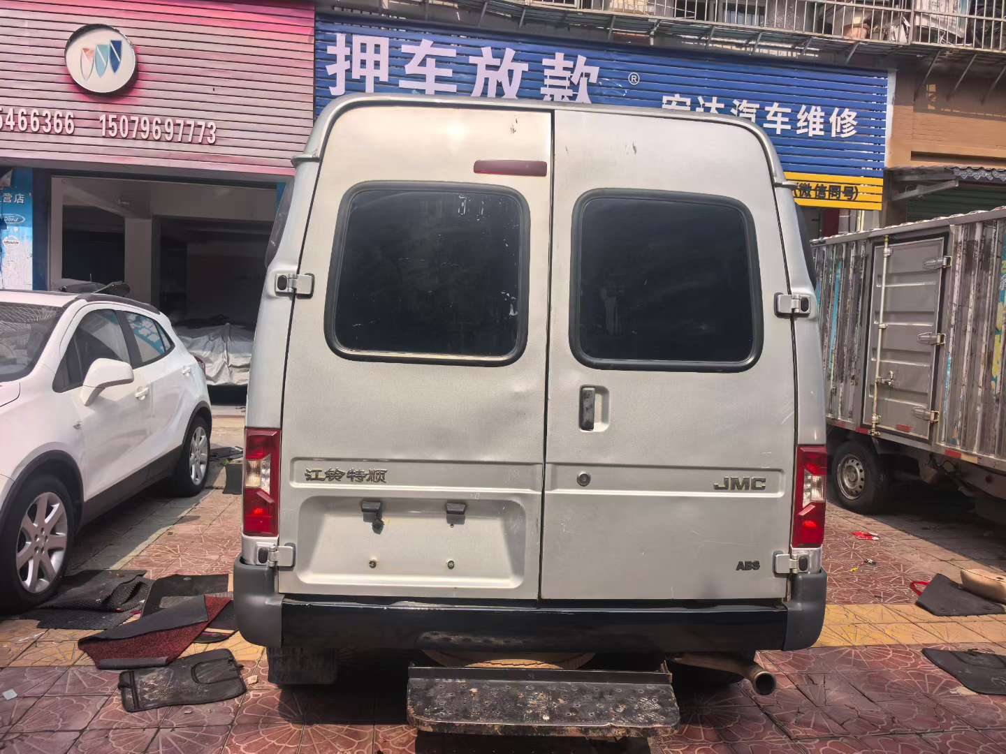 JMC Trans 2.8T Diesel 6-Seater Blue Plate 3