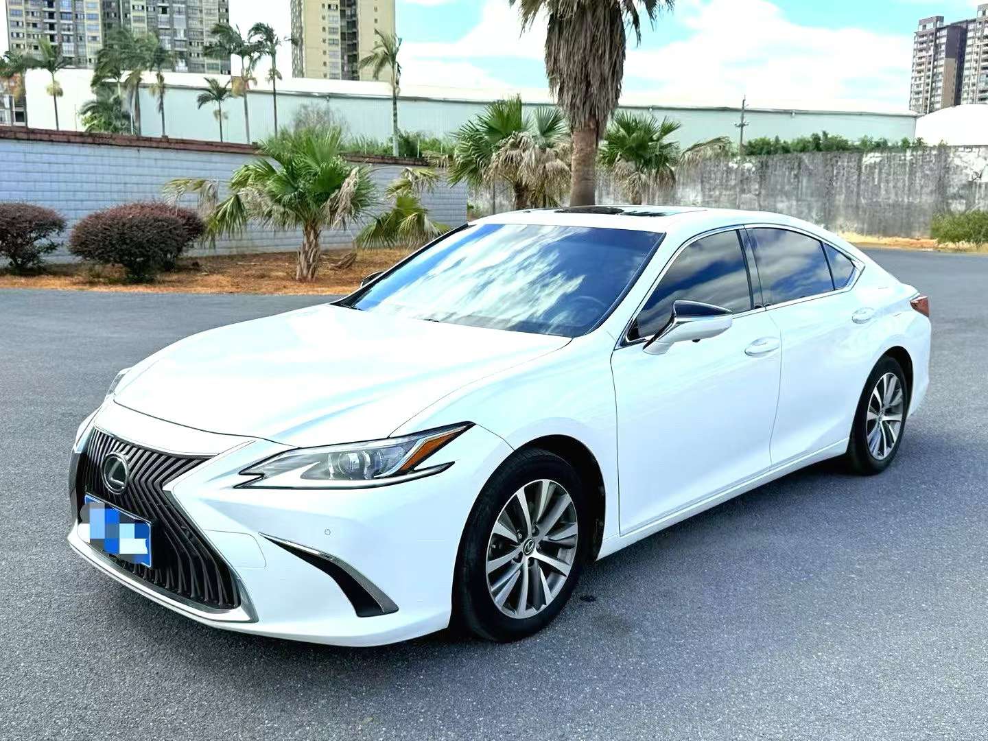 Lexus ES