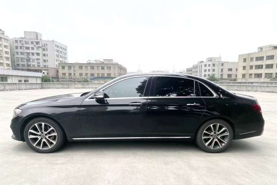 Mercedes-Benz E-Class 2017 2.0T Luxury Edition 4