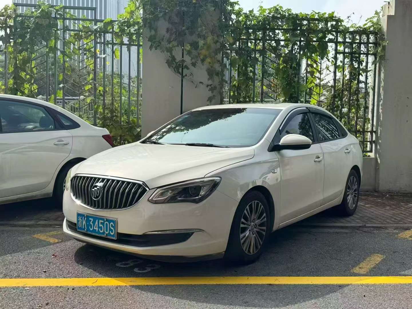 Buick Excelle 1.5L Automatic Sunroof