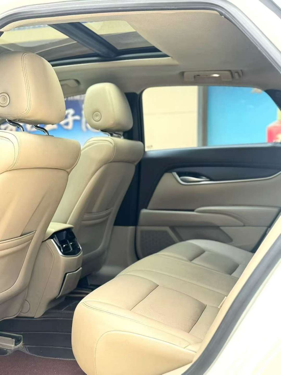 Cadillac XTS 2.0T 28T Tech 8