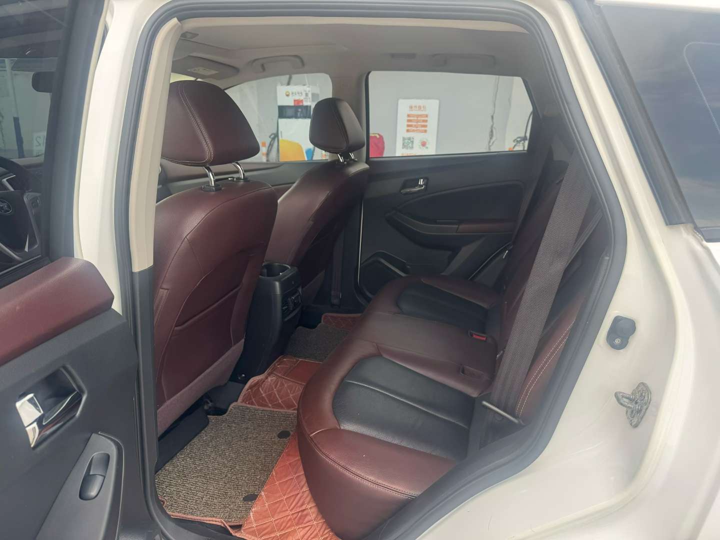 Venucia T70X 8