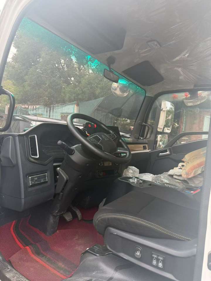 Sinotruk Wangpai 7 Series 8