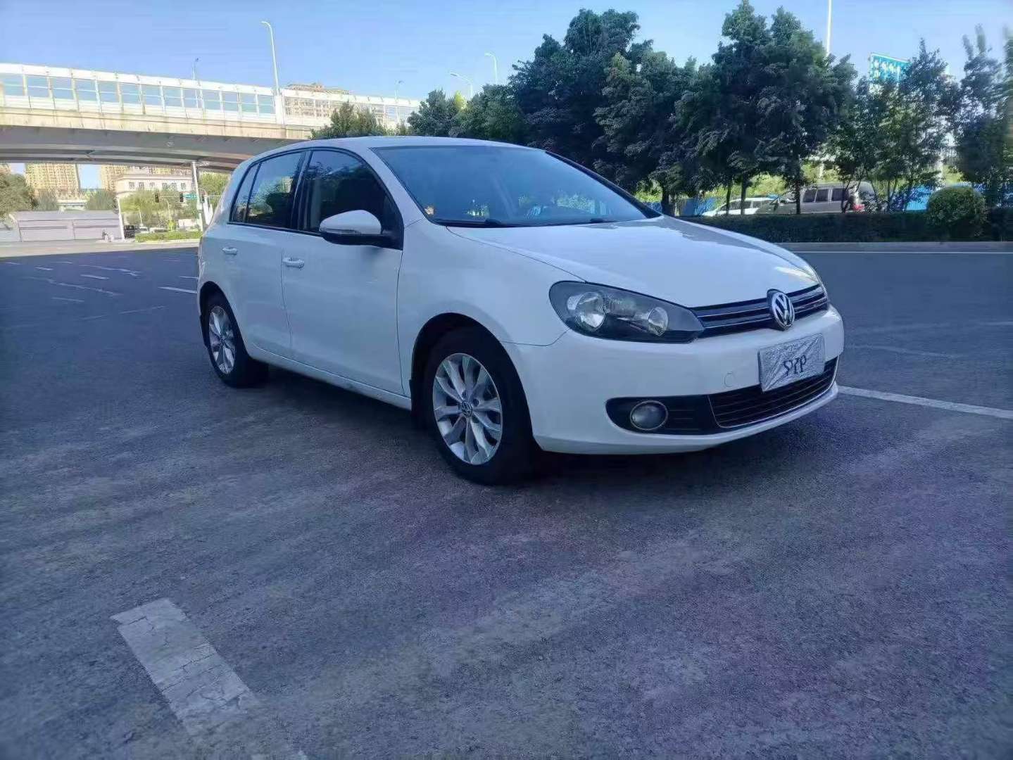 Volkswagen Golf 1.6L Automatic High Trim 3