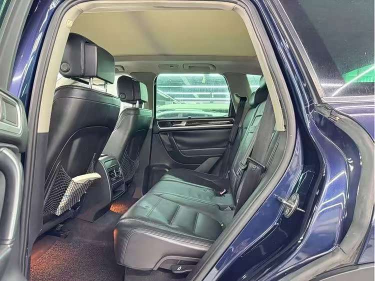 Volkswagen Touareg 3.0T TSi High Trim 8
