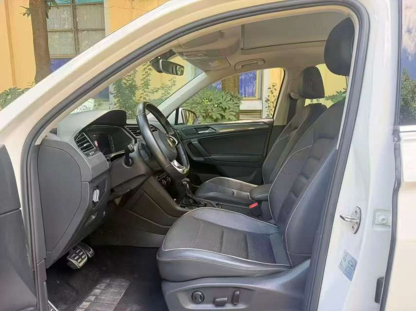 Volkswagen Tiguan L 330 FWD R-Line Flagship Edition 4