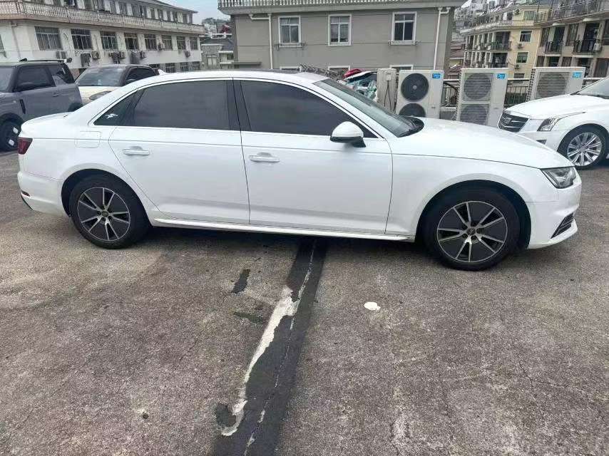 Audi A4L Premium 2