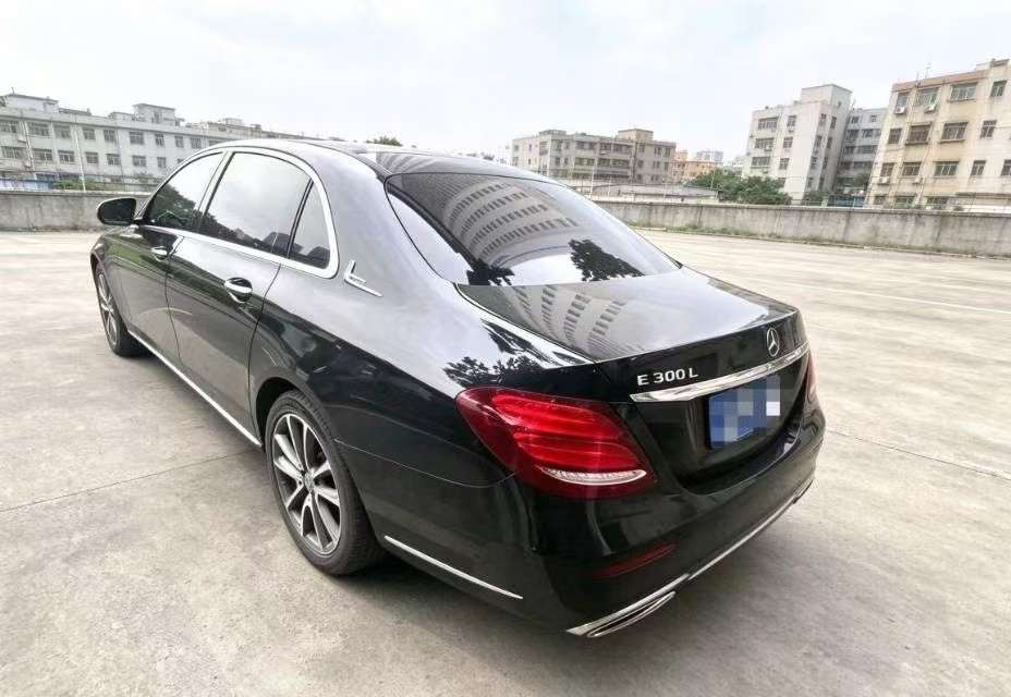 Mercedes-Benz E-Class 2017 2.0T Luxury Edition 3