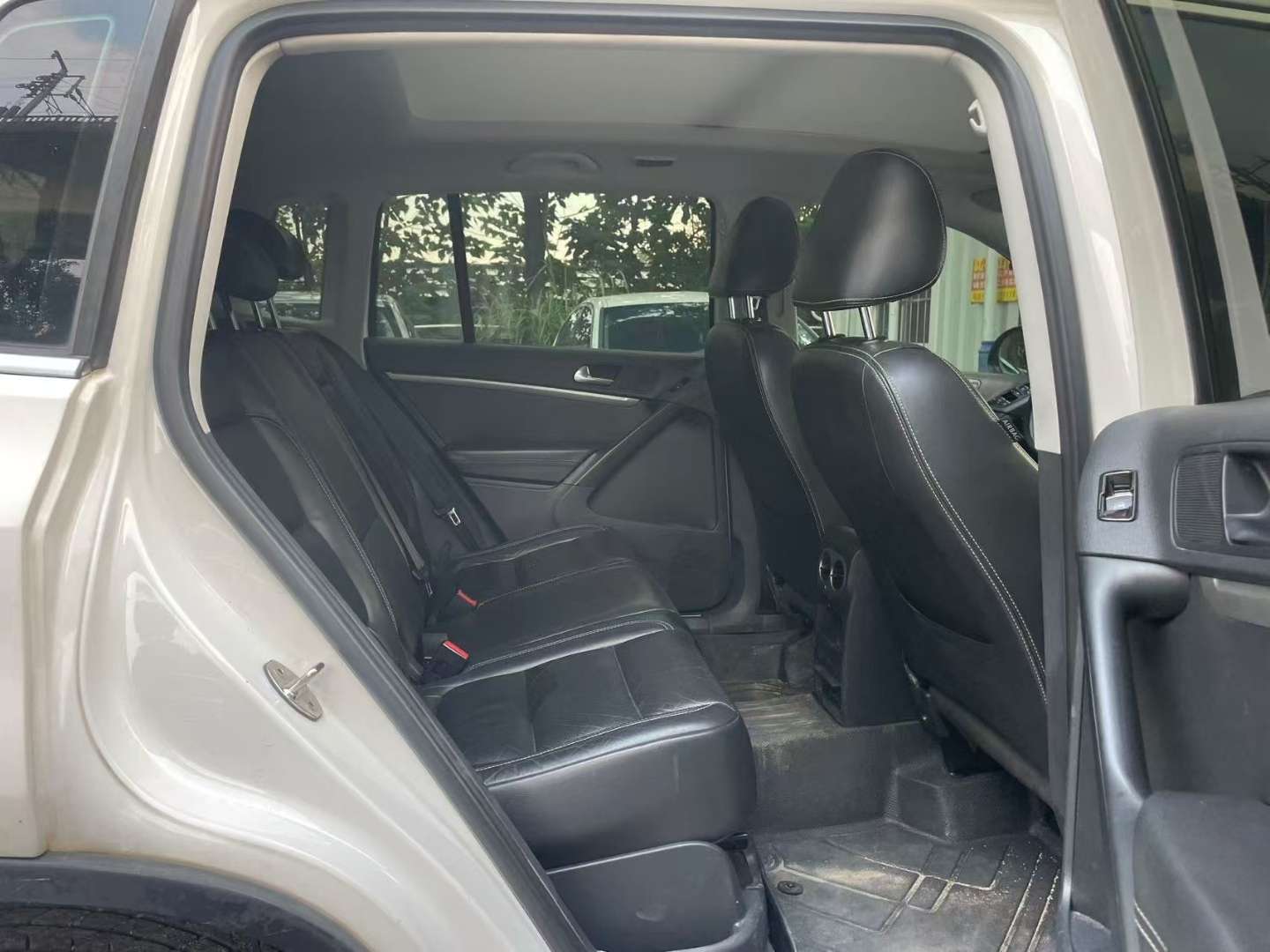 Volkswagen Tiguan 300TSi 2WD Luxury 5