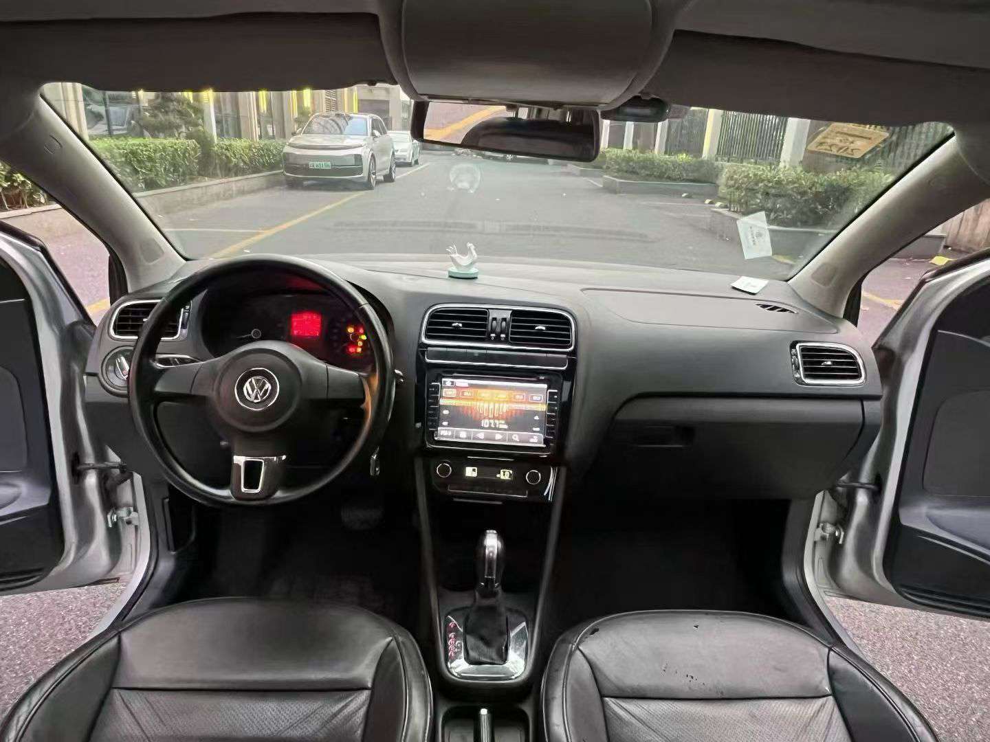 Volkswagen Polo 2011 1.4L Automatic 5