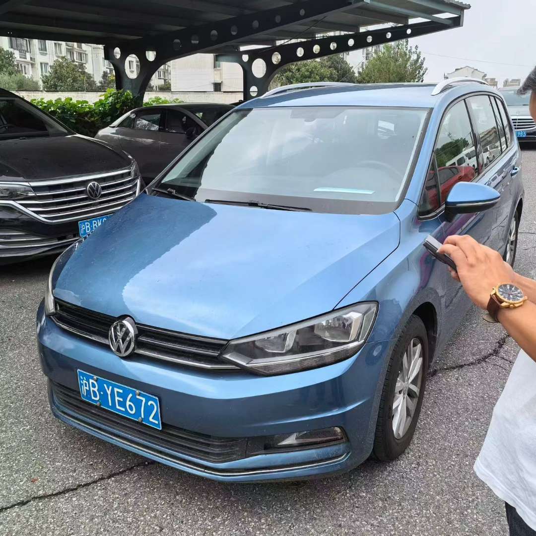 Volkswagen Touran 1.4T