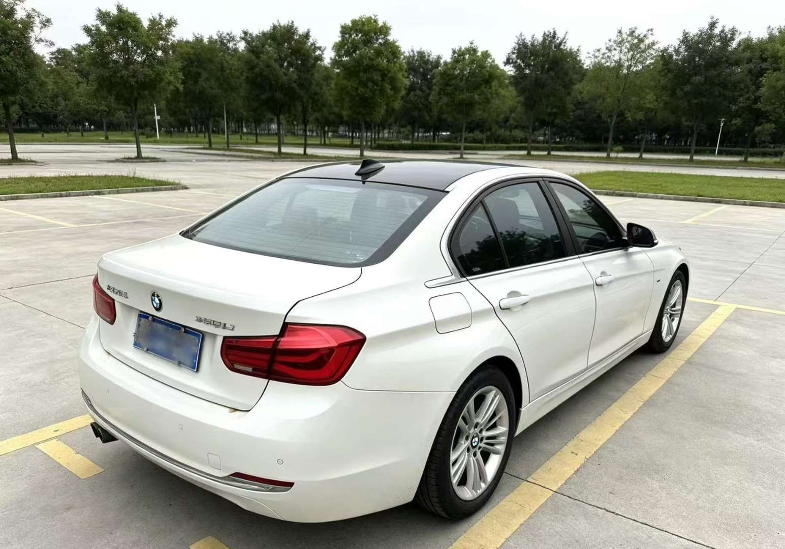 BMW 3 Series 320Li 2.0T Fashion 3