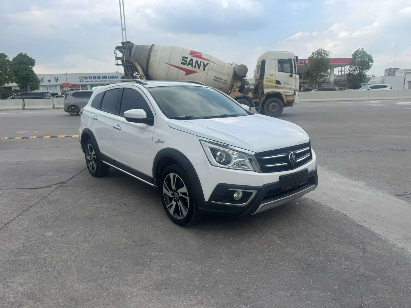 Venucia T70X 2