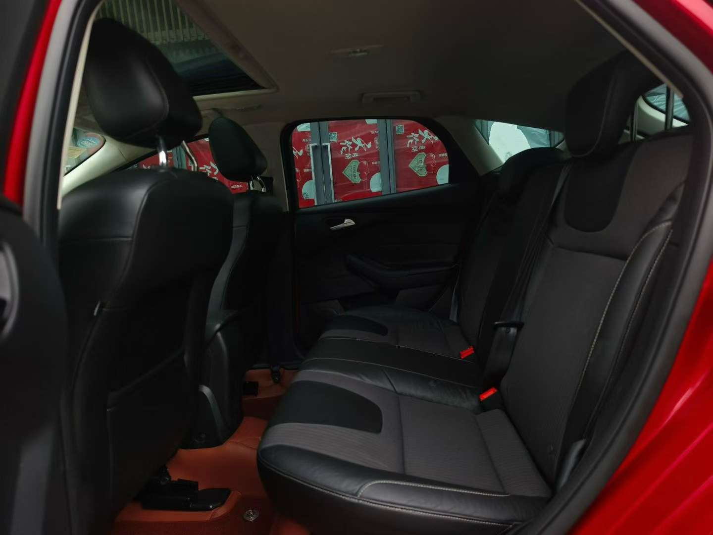 Ford Focus 2012 Hatchback 1.6L Automatic Trend 6