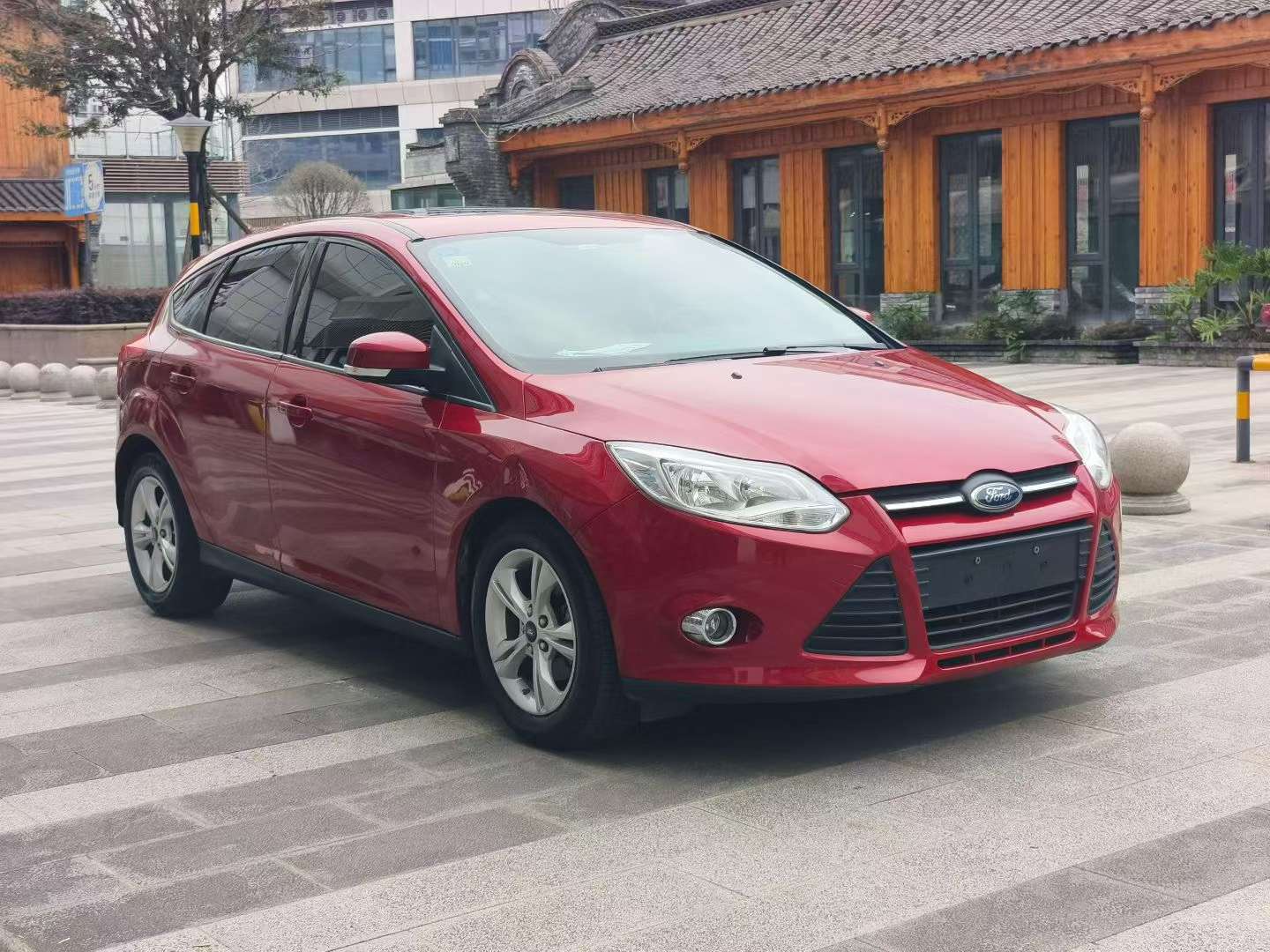 Ford Focus 2012 Hatchback 1.6L Automatic Trend 3