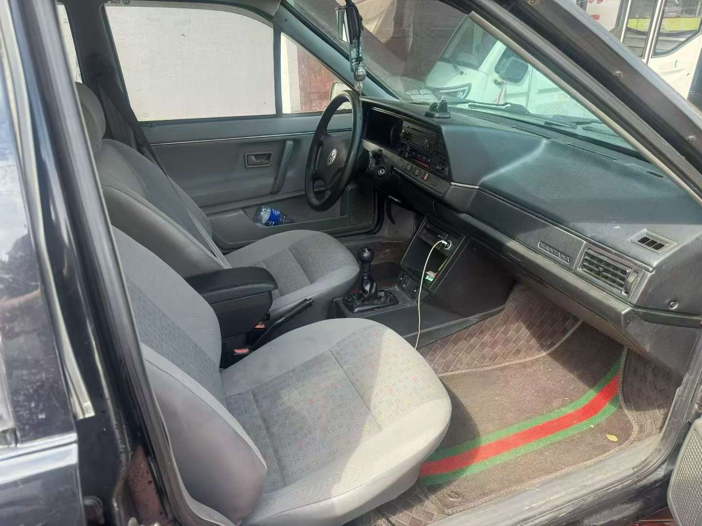 Volkswagen Santana 5