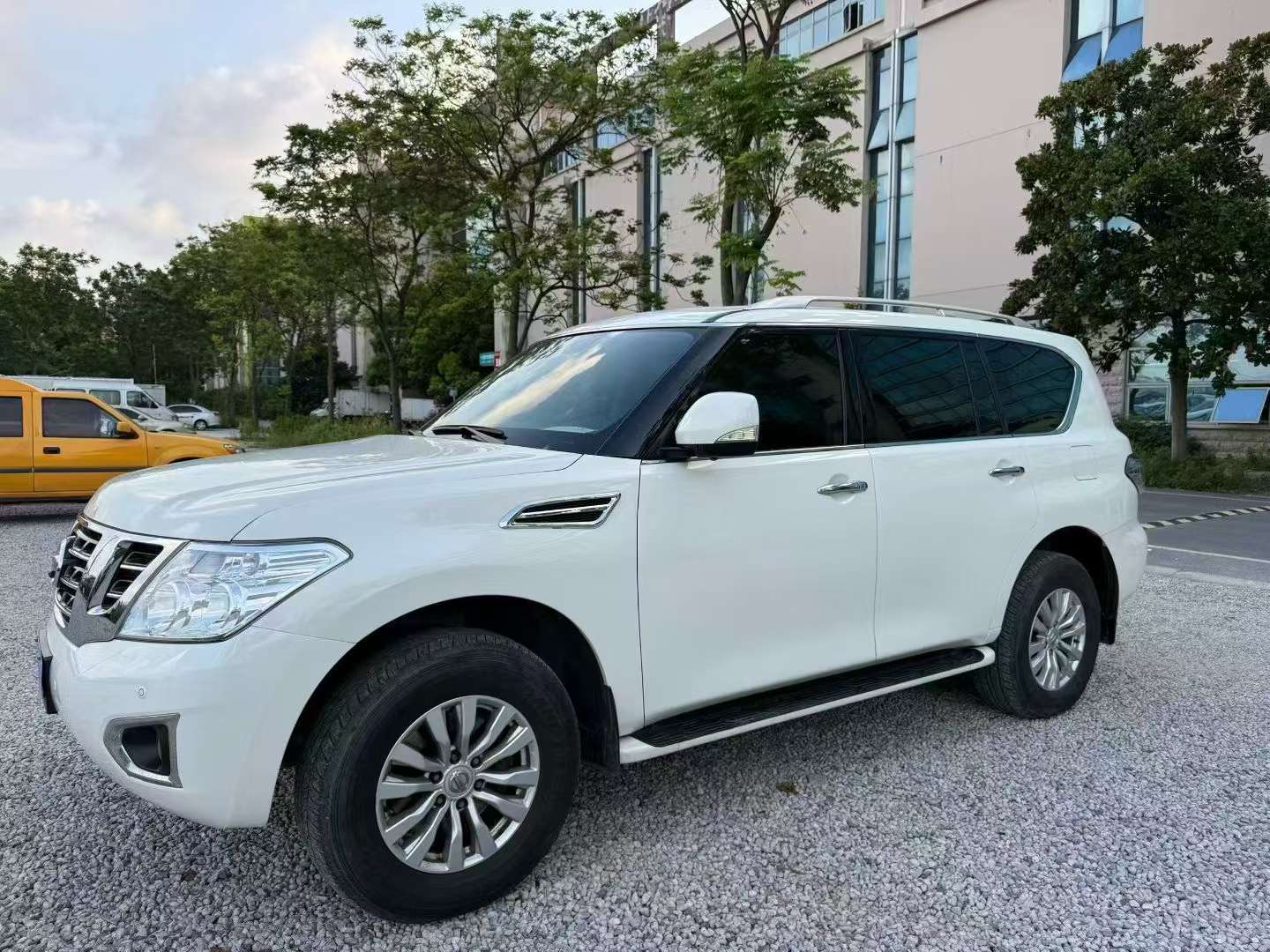 Nissan Patrol 4.0L Middle East SE Version