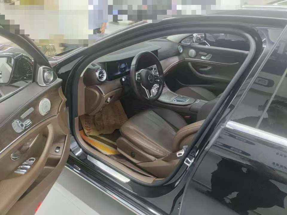 Mercedes-Benz E-Class E300L Facelift Luxury Trim 3