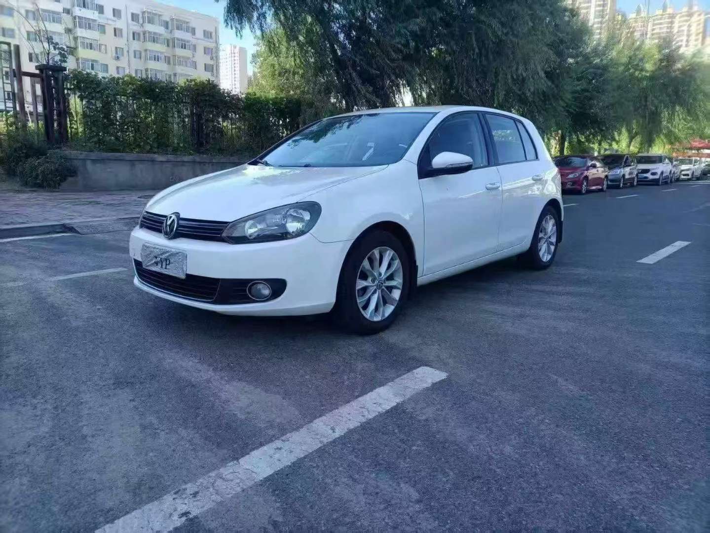Volkswagen Golf 1.6L Automatic High Trim 2