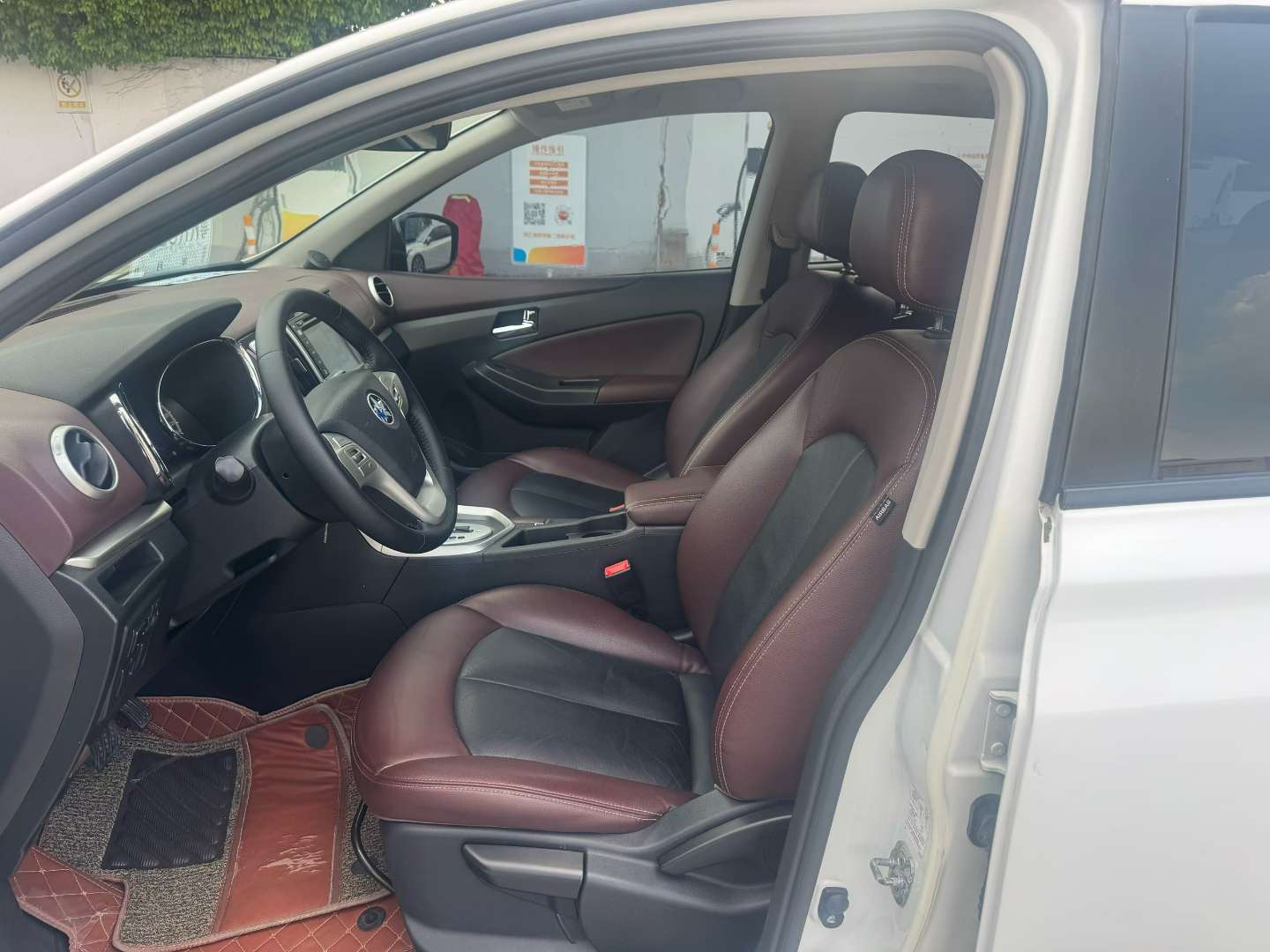 Venucia T70X 9