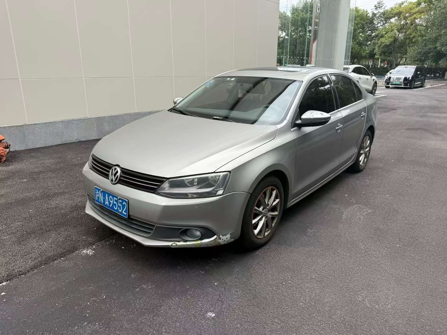 Volkswagen Sagitar 2012 1.6L Automatic Sunroof