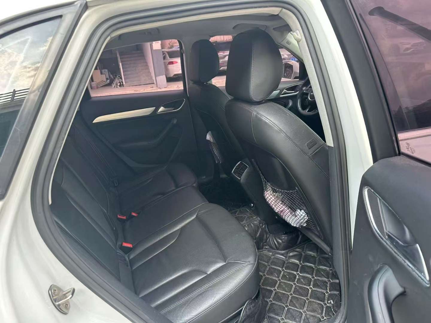 Audi Q3 2.0T Premium 8