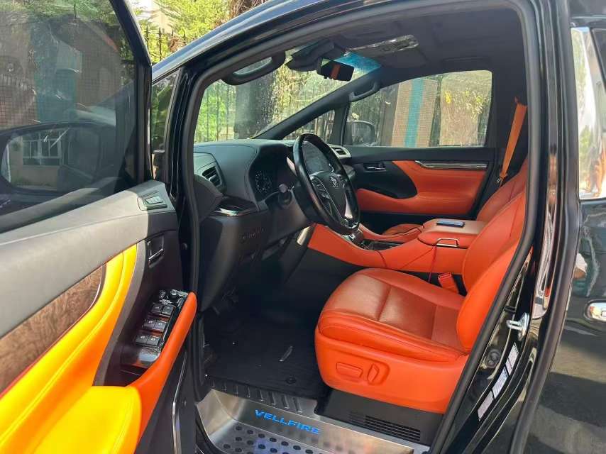 Toyota Vellfire 2020 2.5 CVT HV Executive Edition 6